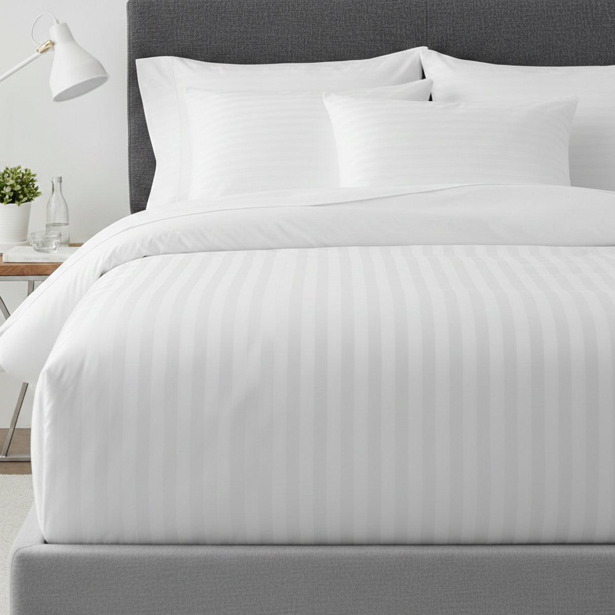Funda plumón 300 hilos blanco listado 2CM con aleta King