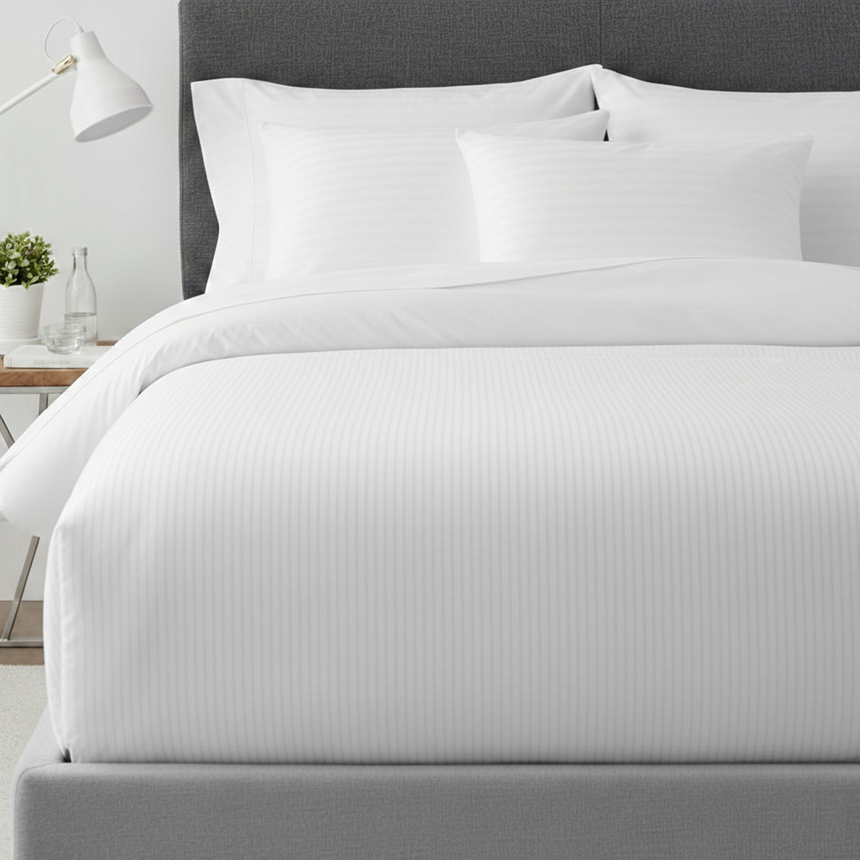 Funda plumón 300 hilos blanco listado 2MM con aleta King